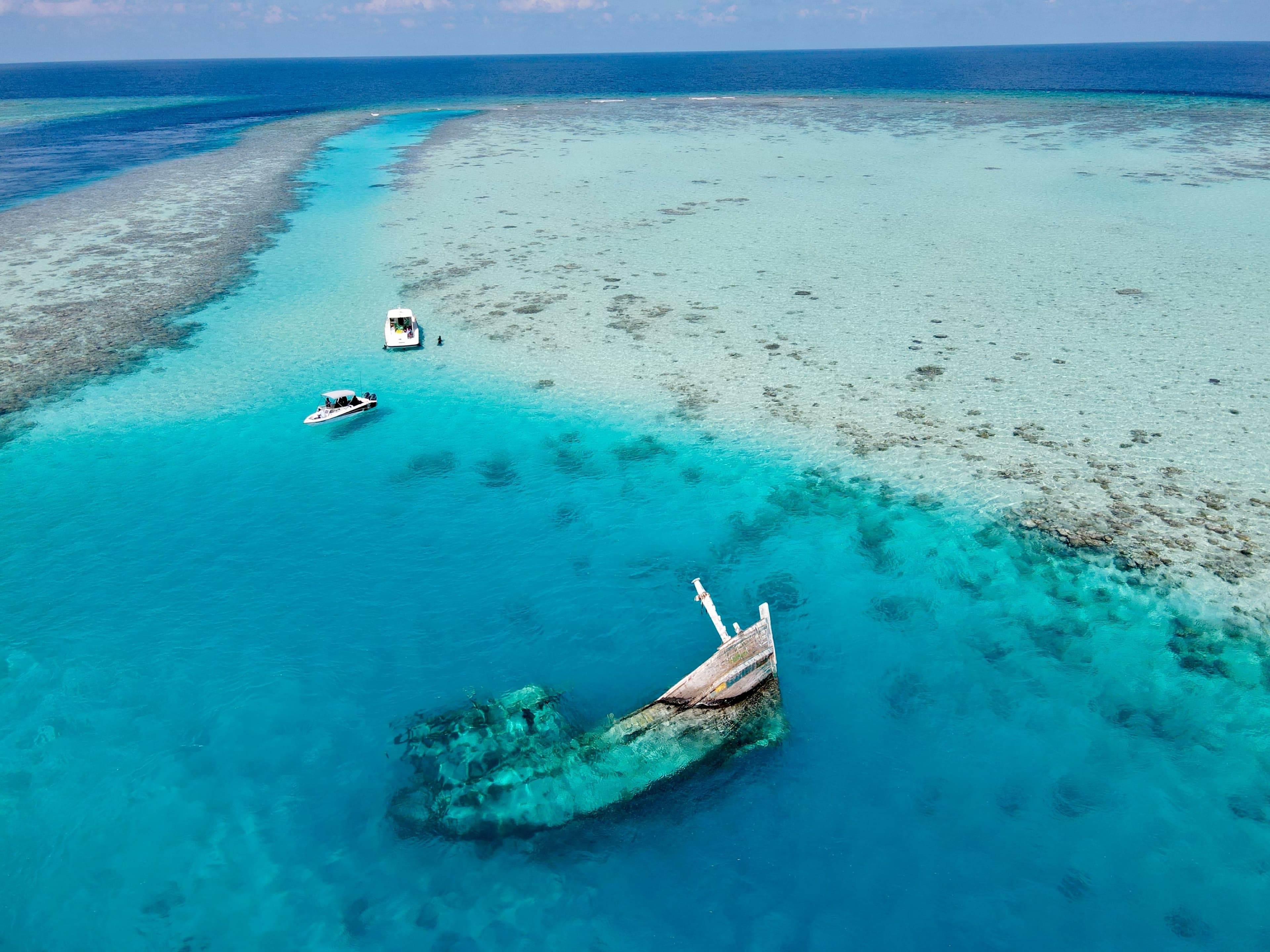 MALDIVES WITH VAAVU ATOLL