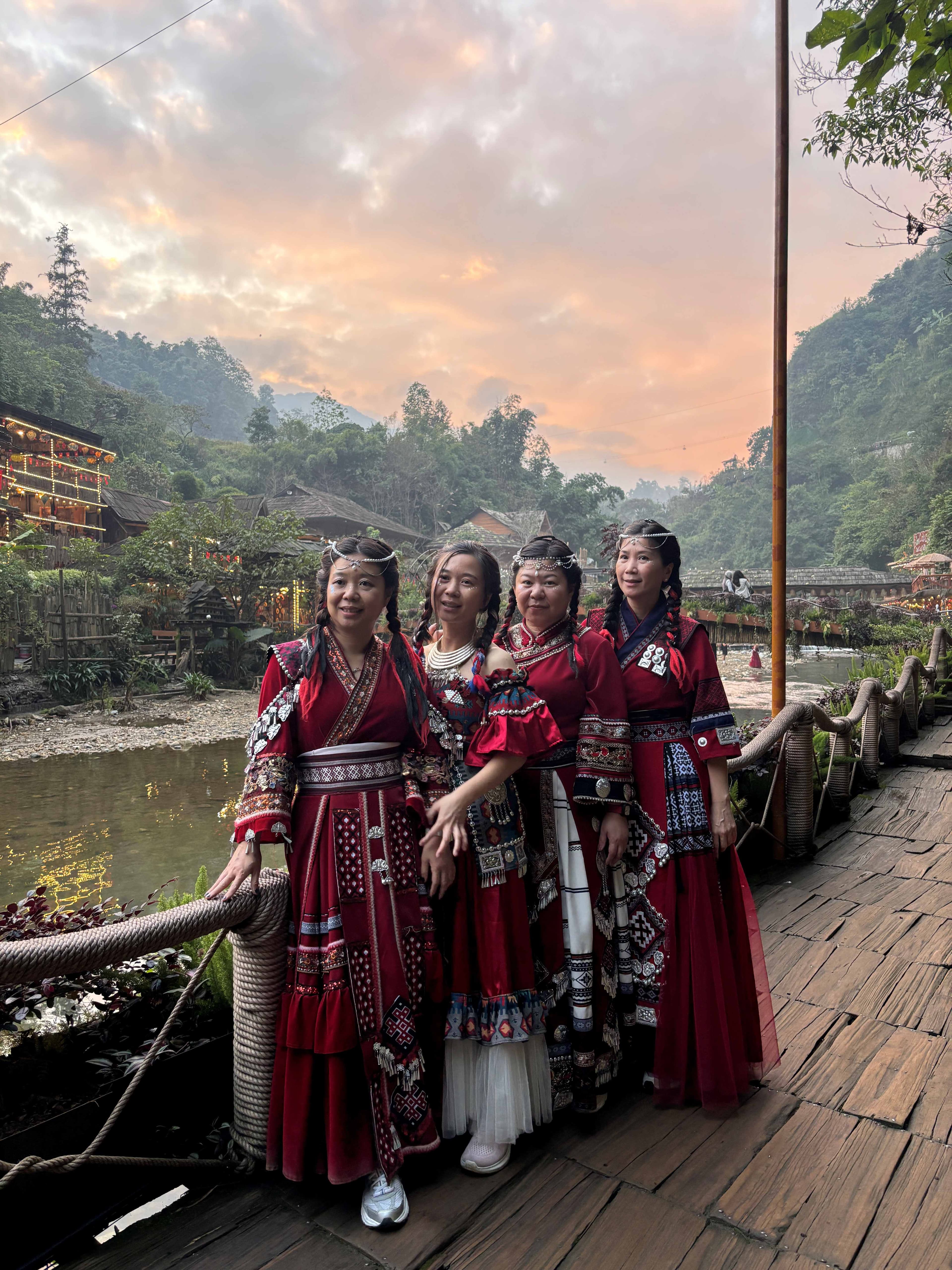 VIETNAM SA PA FANSIPAN + ALPINE COASTER & HALONG BAY CRUISE