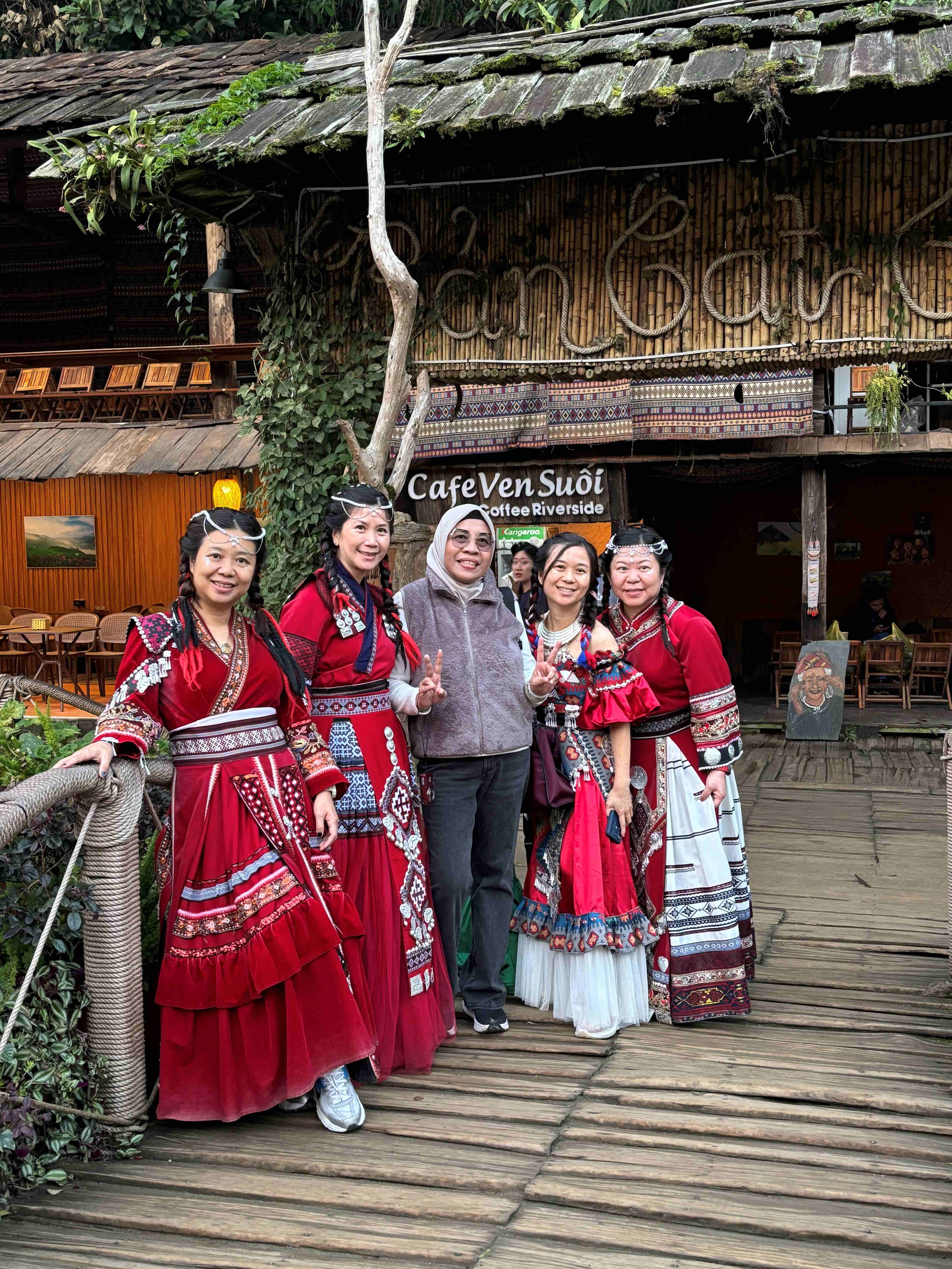 VIETNAM SA PA FANSIPAN + ALPINE COASTER & HALONG BAY CRUISE