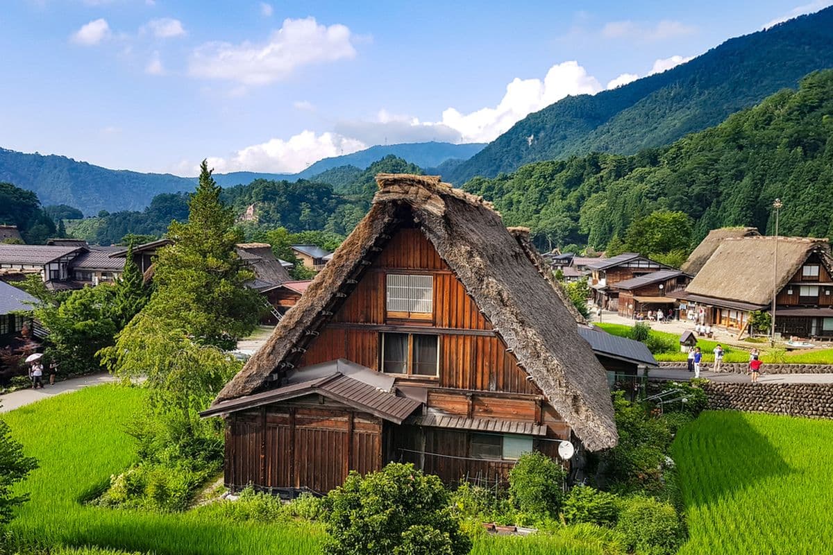SHIRAKAWAGO2