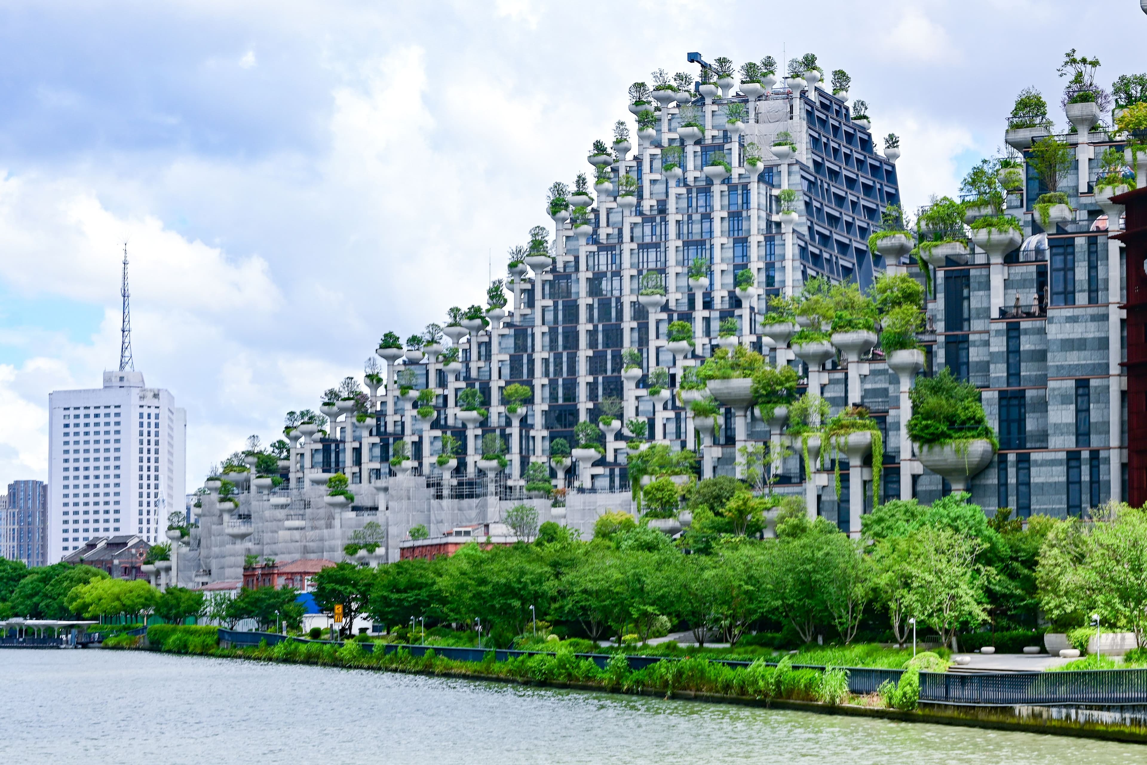 CLASSIC CHINA + NIU SHOU SHAN CULTURAL PARK & ZHUJIAJIAO WATER TOWN