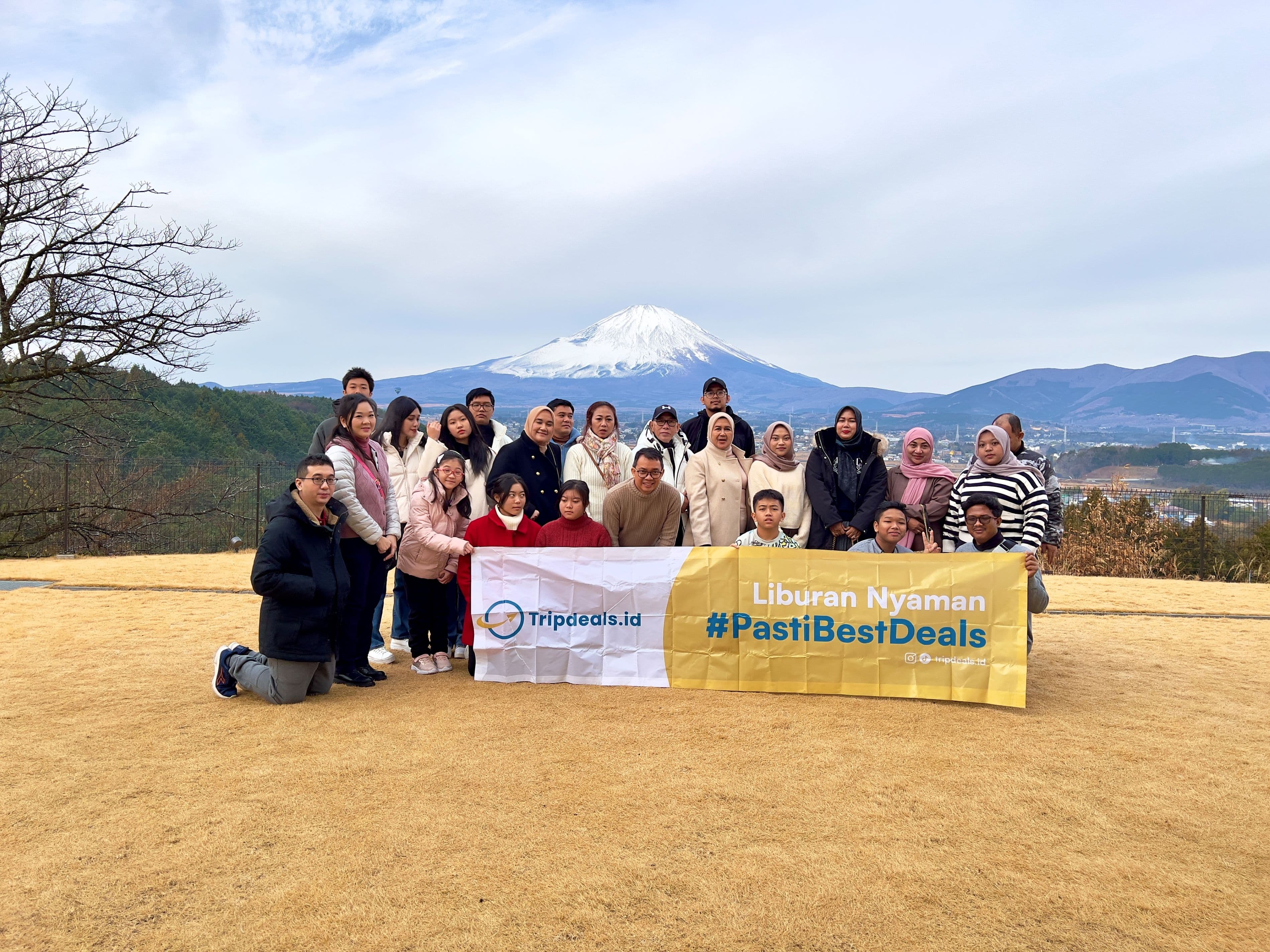 JAPAN GOLDEN ROUTE CHERRY BLOSSOM + SHIRAKAWAGO