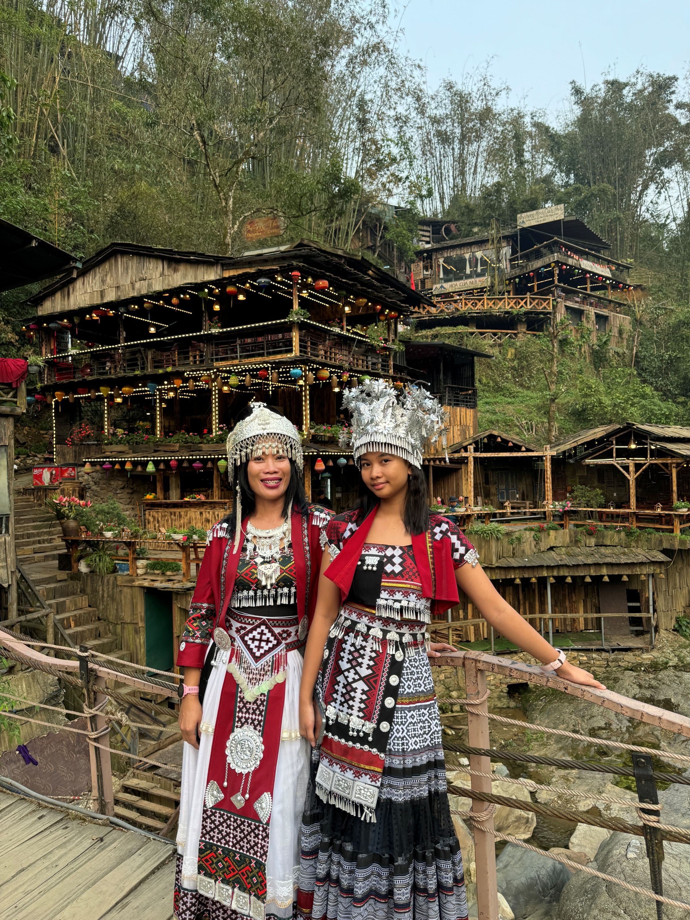 VIETNAM SA PA FANSIPAN + ALPINE COASTER & HALONG BAY CRUISE