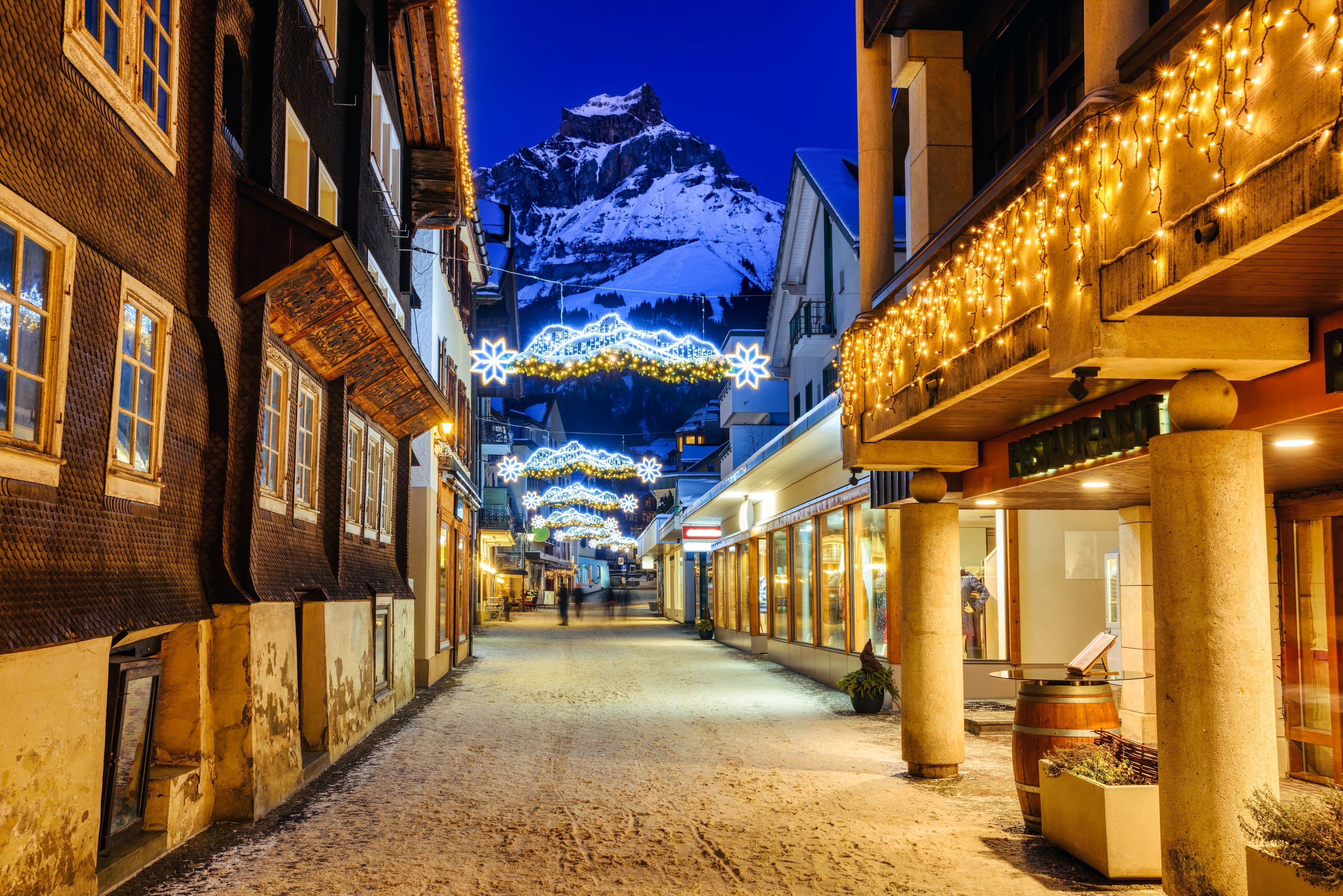 CHRISTMAS MARKET WEST EUROPE 9 COUNTRIES + LAKE TITISEE & SWISS SNOW TUBING