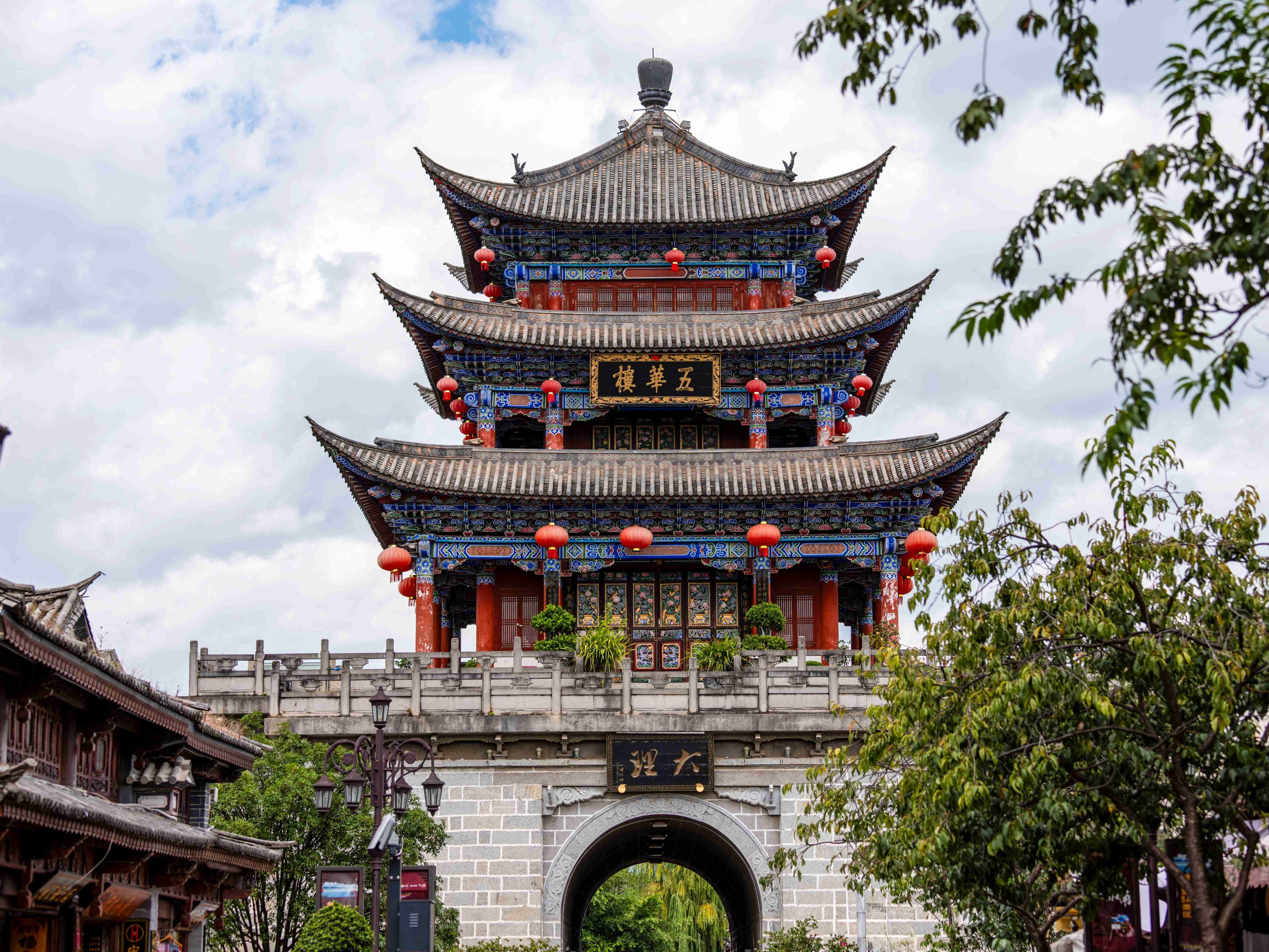 Wuhua Tower Dali Ancient City