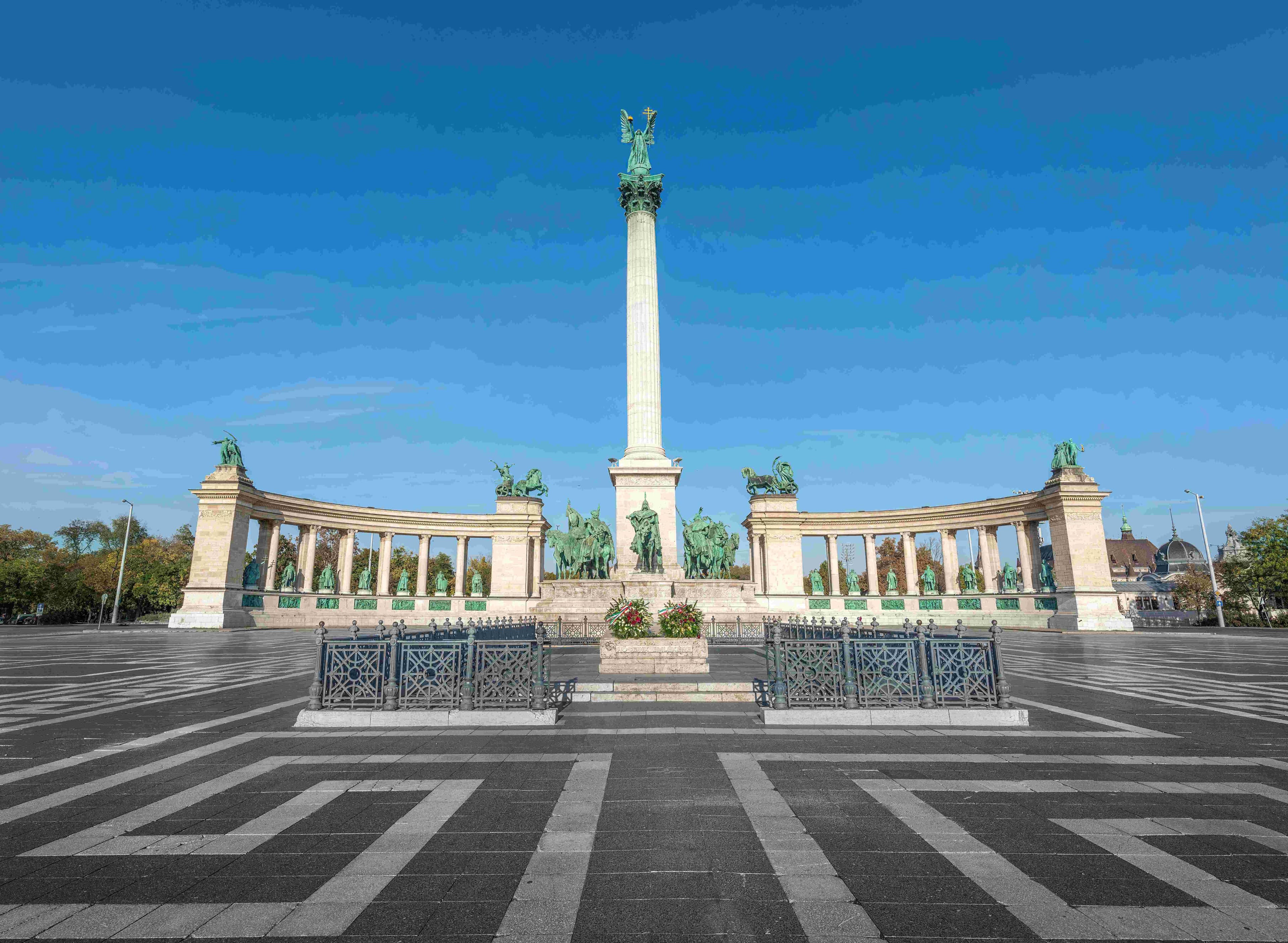Heroes’ Square